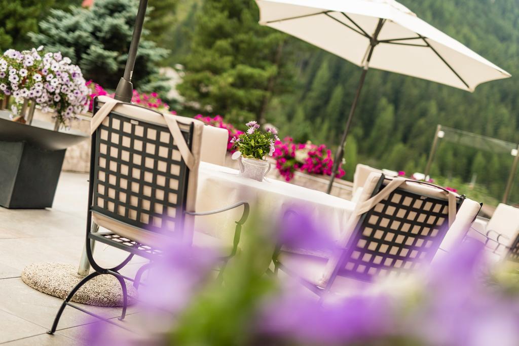 Hotel Dorfer Alpine&Charming Selva di Val Gardena Luaran gambar